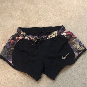 Nike running short
